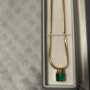 Original emerald stone necklace